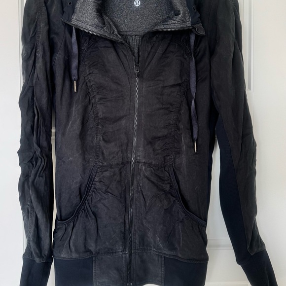 LULULEMON Jacket Full Zip Grey Reversible Long Sleeves Thumb Holes Ruched Sz 6 - Picture 4 of 16